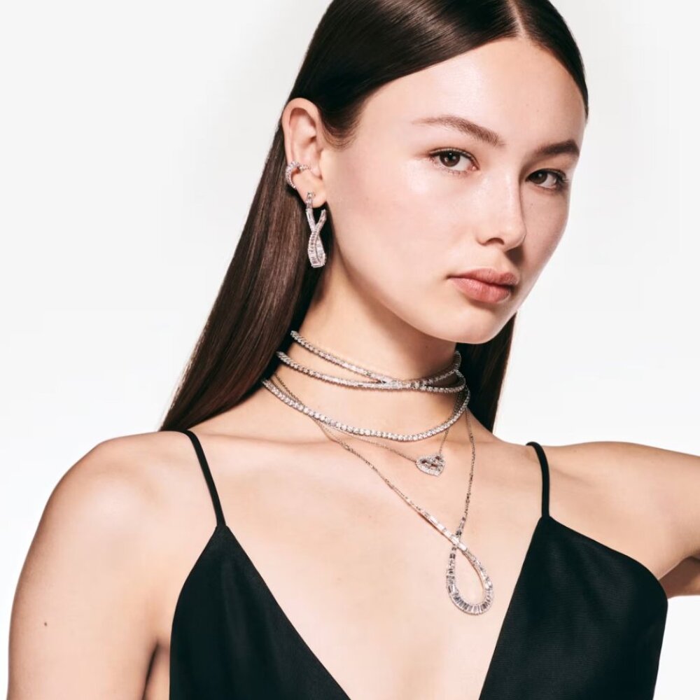 AUTHENTIC  Swarovski Necklace